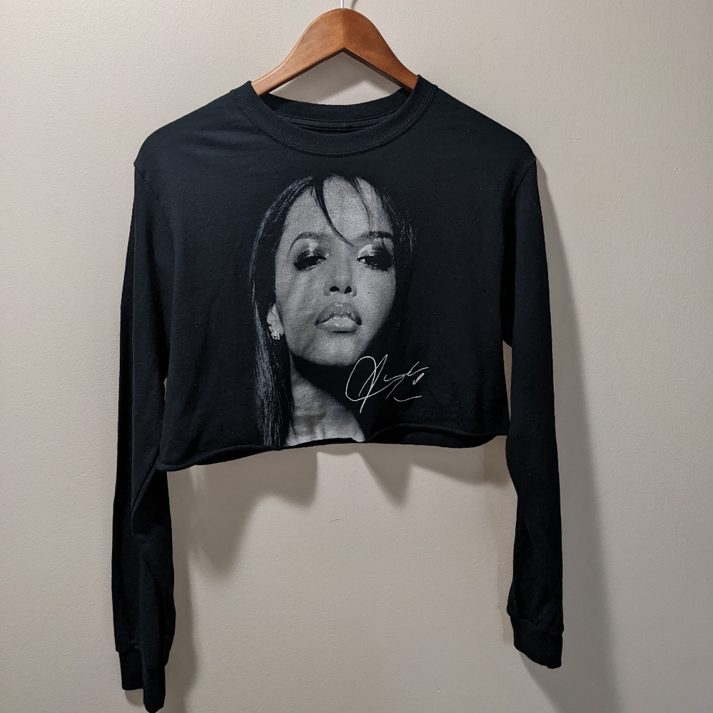 Aaliyah "Share My World Tour" Cropped Longsleeve Tee Shirt